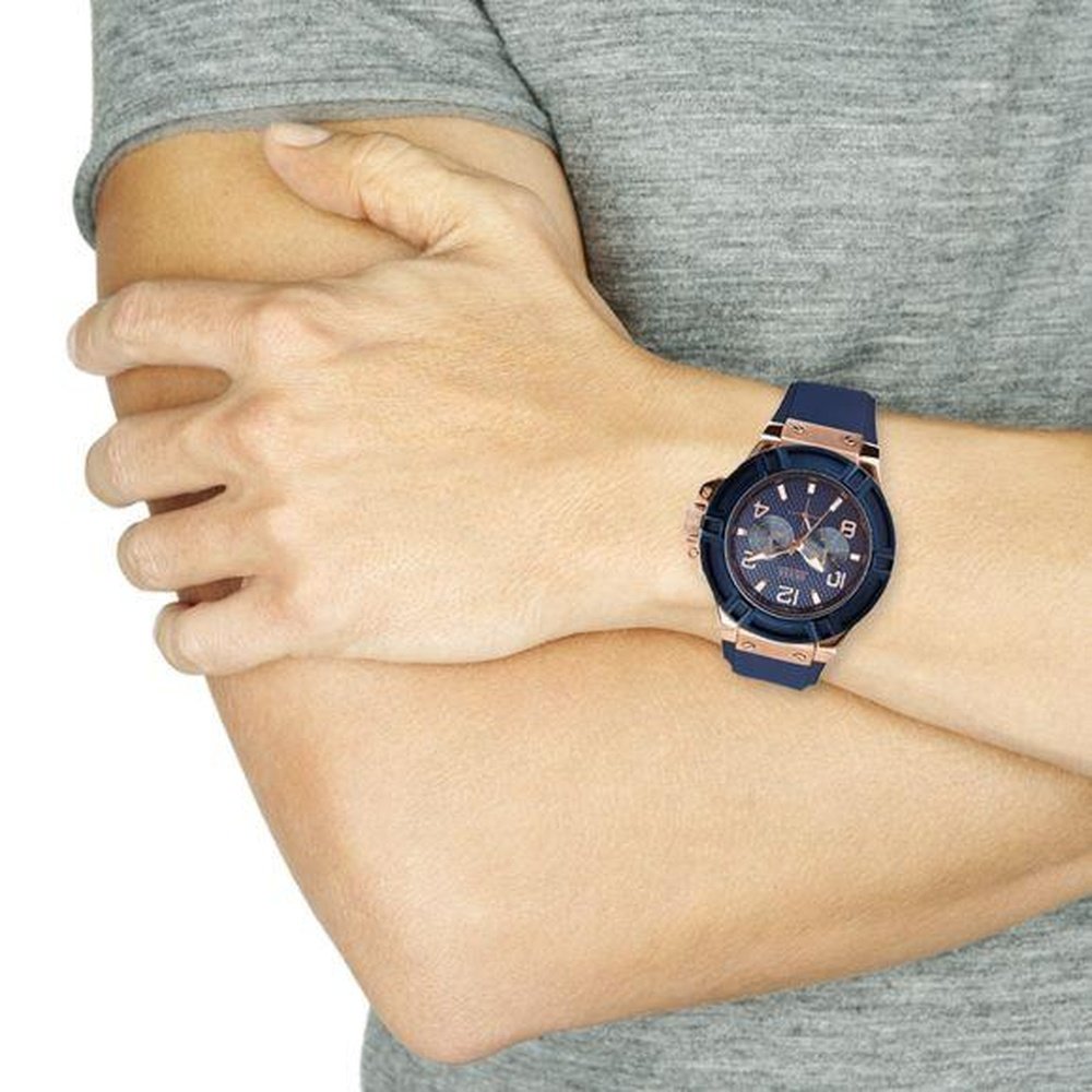 Guess W0247G3 Blue Silicone Men's Watch — view 3