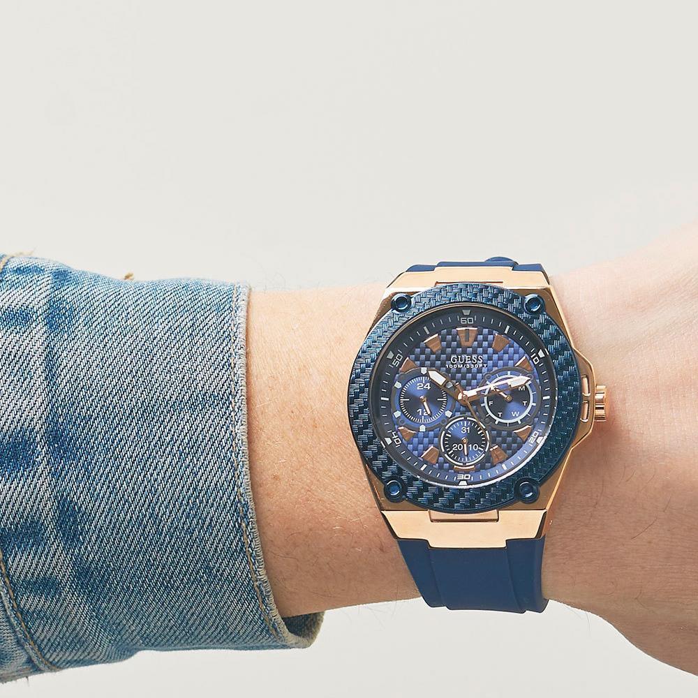 Guess W1049G2 Legacy Blue Dial Blue Silicone Men's Watch — view 3